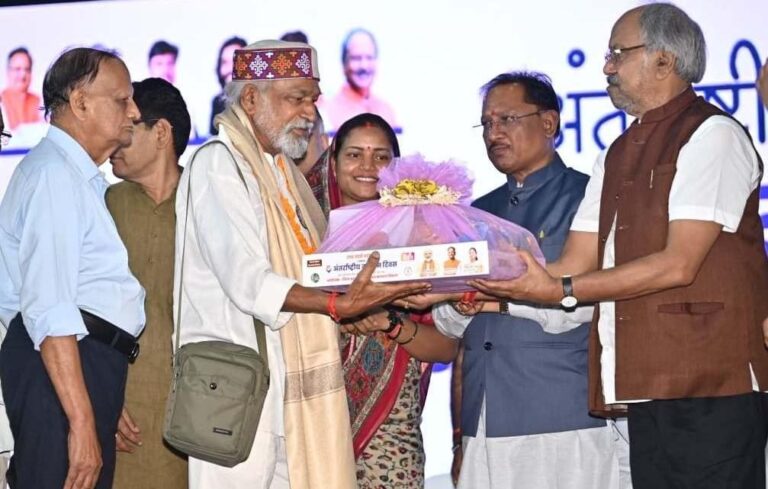 छत्तीसगढ़ में वरिष्ठ नागरिकों के लिए मजबूत सामाजिक सुरक्षा तंत्र : सम्मान,  सुरक्षा और आत्मनिर्भरता की दिशा में प्रभावी पहल – Central Samvad