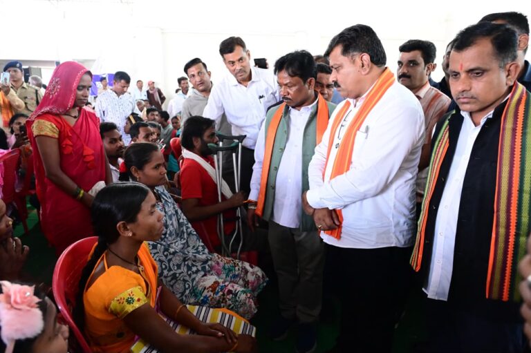 1000194077